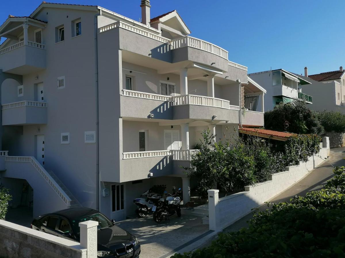 Apartments Iris Χβαρ Εξωτερικό φωτογραφία